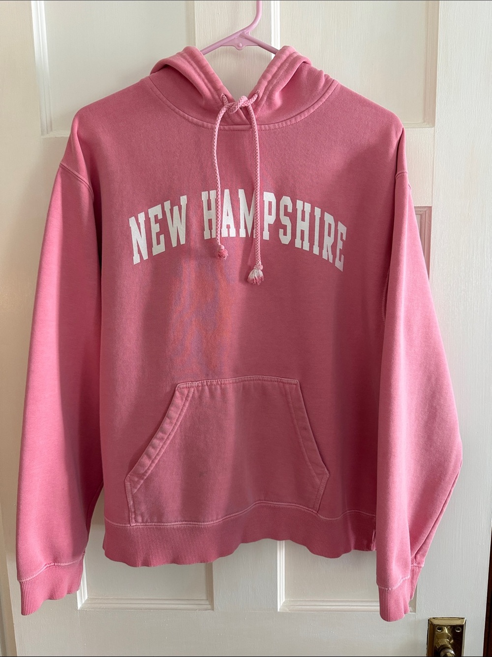🏞️ Dusty rose New Hampshire hoodie. Size M.